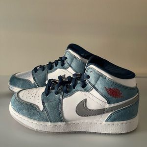 Air Jordan 1 mid sneakers